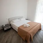 - Lulugiu 3*