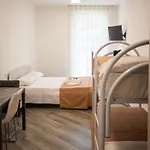 Alojamento de Acomodação e Pequeno-almoço - Lulugiu 3*