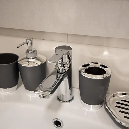 - Lulugiu Bed & Breakfast 3*