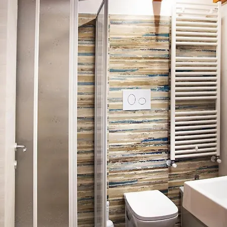 - Lulugiu Bed & Breakfast 3*
