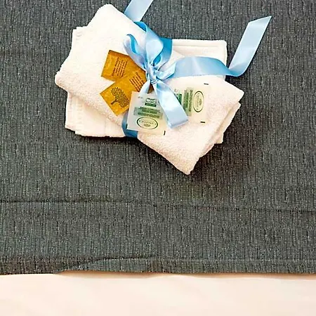 - Lulugiu Bed & Breakfast 3*