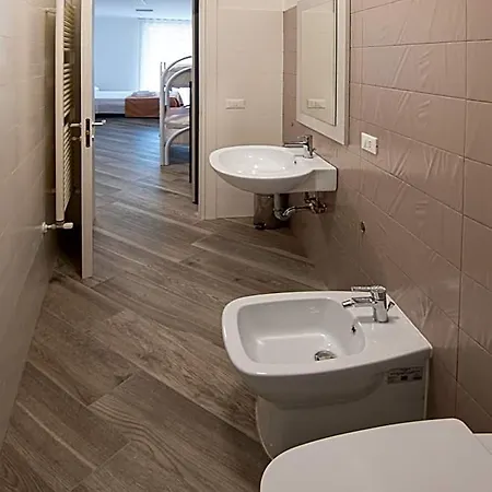 - Lulugiu Bed & Breakfast