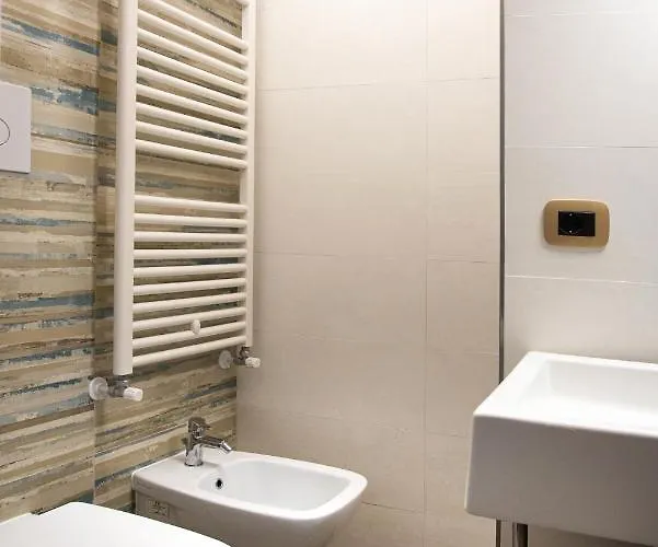 - Lulugiu Bed & Breakfast 3*